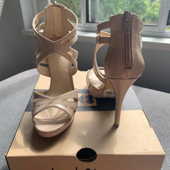 Nude Heels - Picture 4 of 4